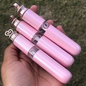 Individual “icy” gloss